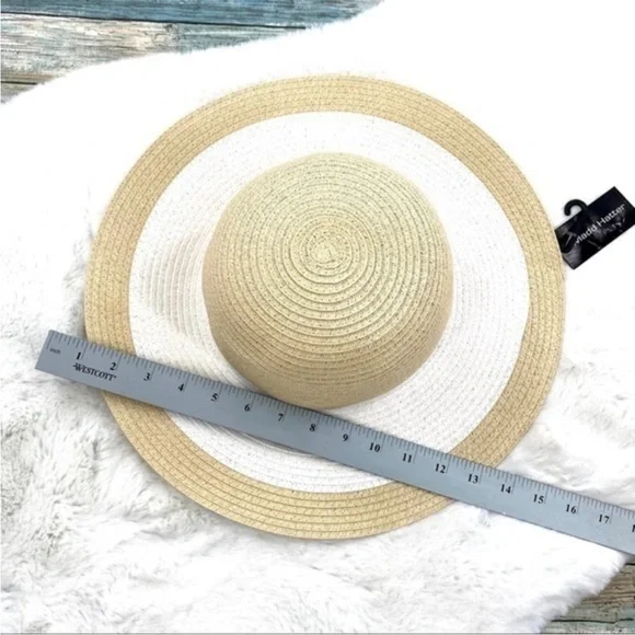 Chic Natural and White Straw Hat - Picture 6 of 7